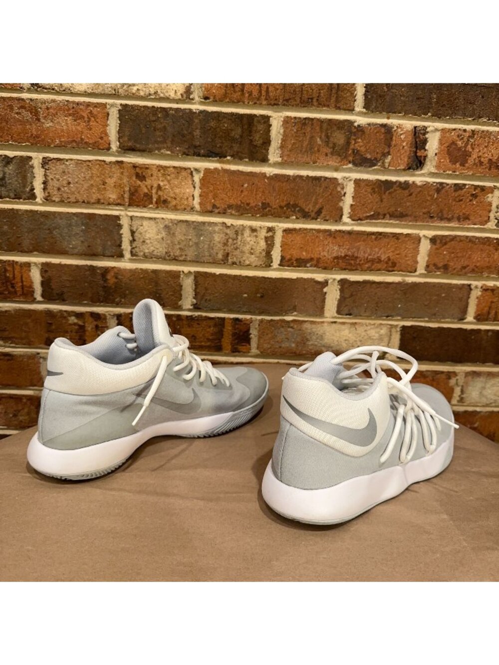 Nike KD Trey 5 V White Pure Platinum Basketball Shoes 897638-100 Mens Size 8